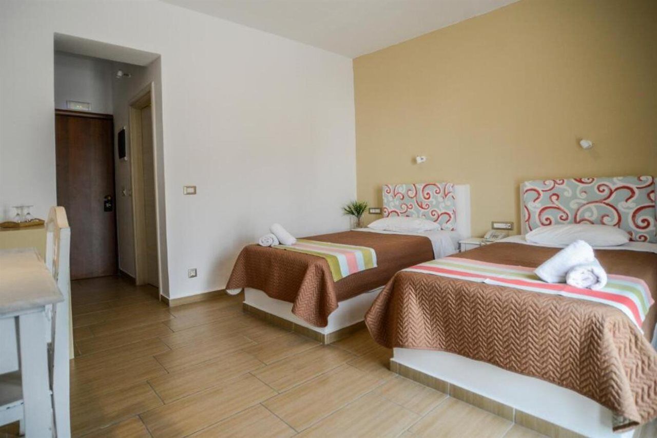 Omiros Hotel Mesaria Eksteriør billede